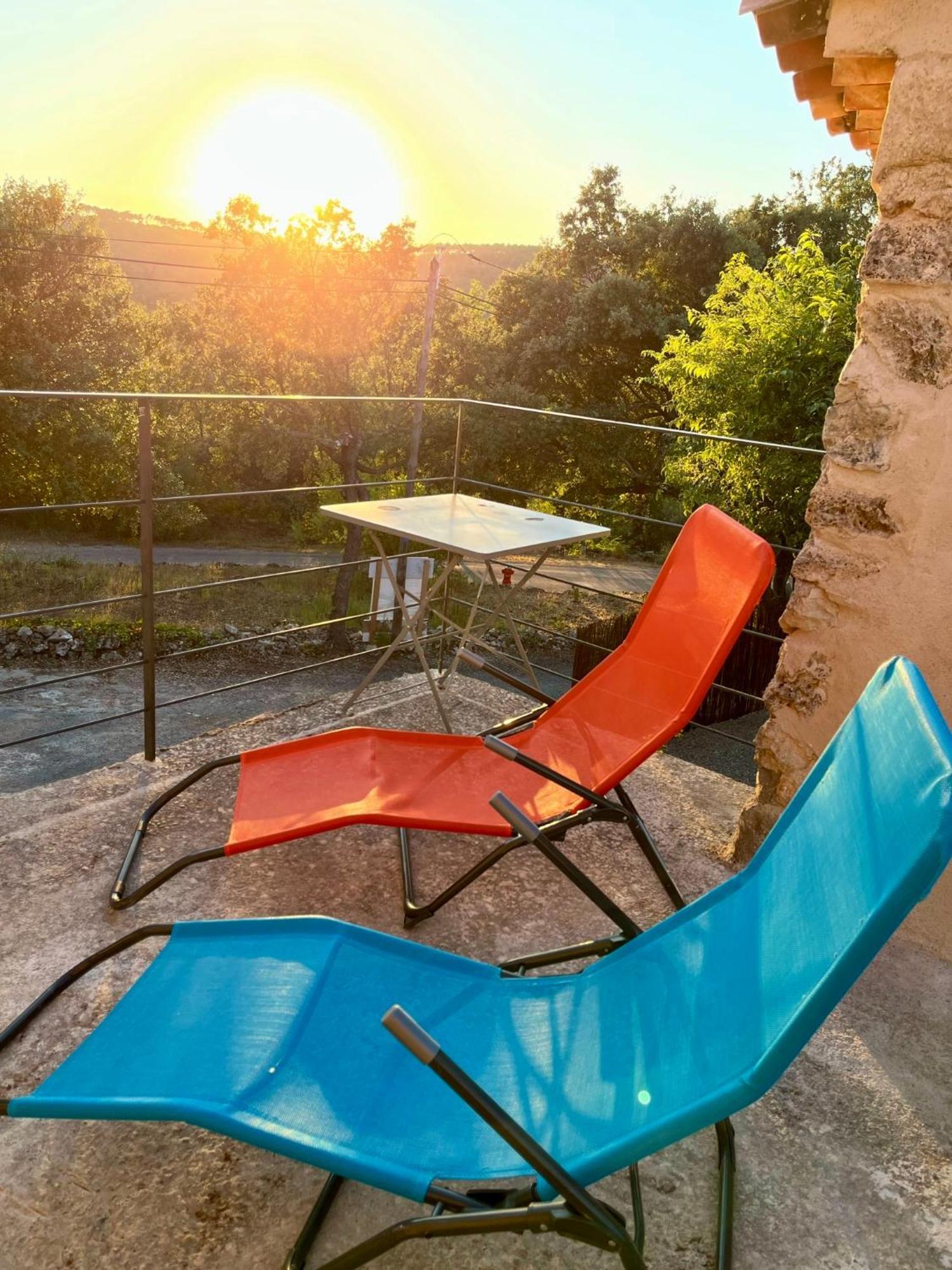 La Parenthese Du Var - Gite Avec Grande Terrasse Vue Sur Piscine Saint-Antonin-du-Var Экстерьер фото
